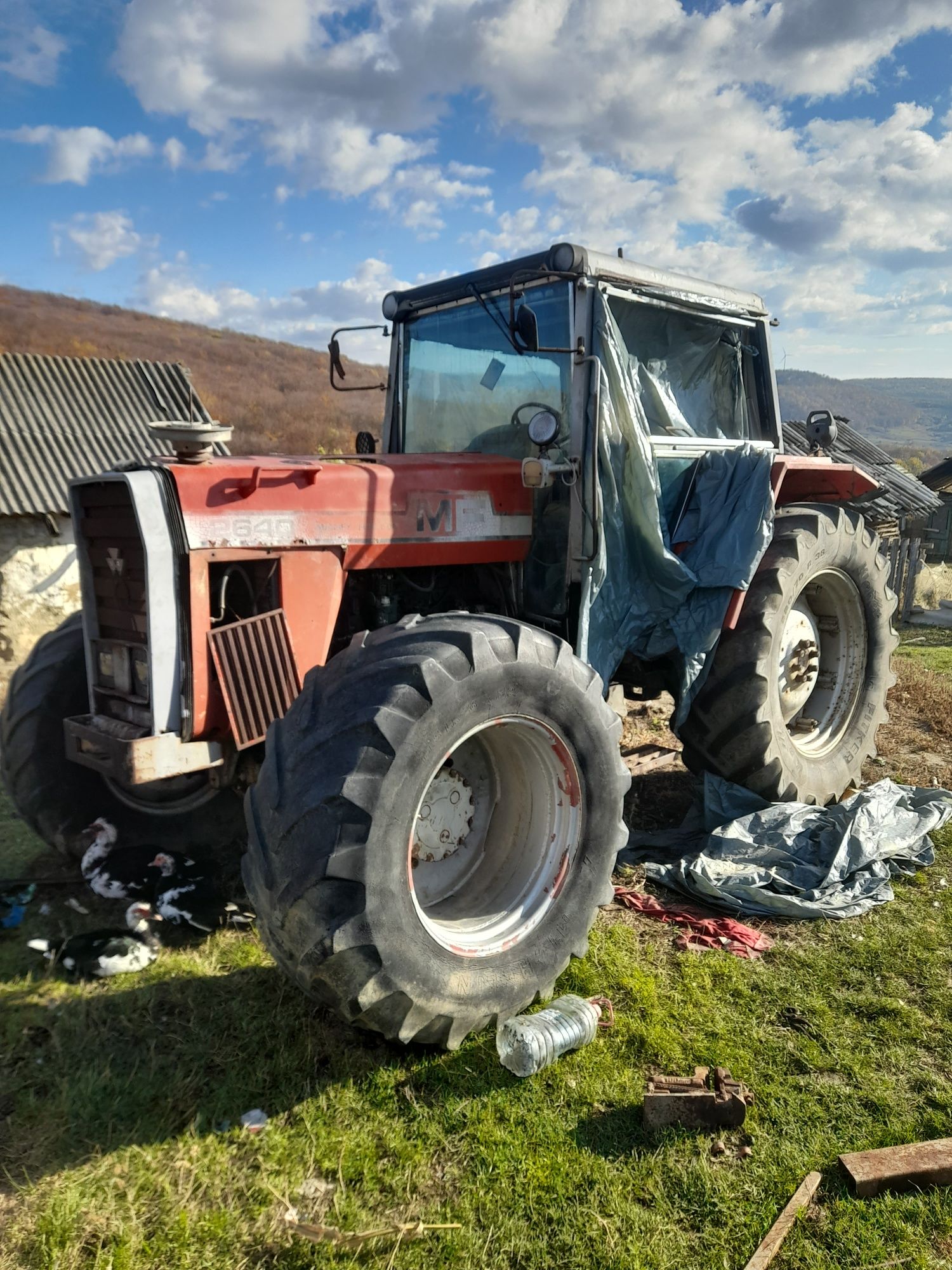 Dezmembrez tractor