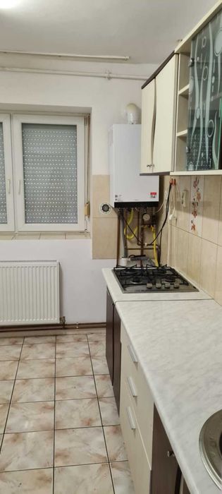 chirie ap. 3 cam mv1 etaj 3