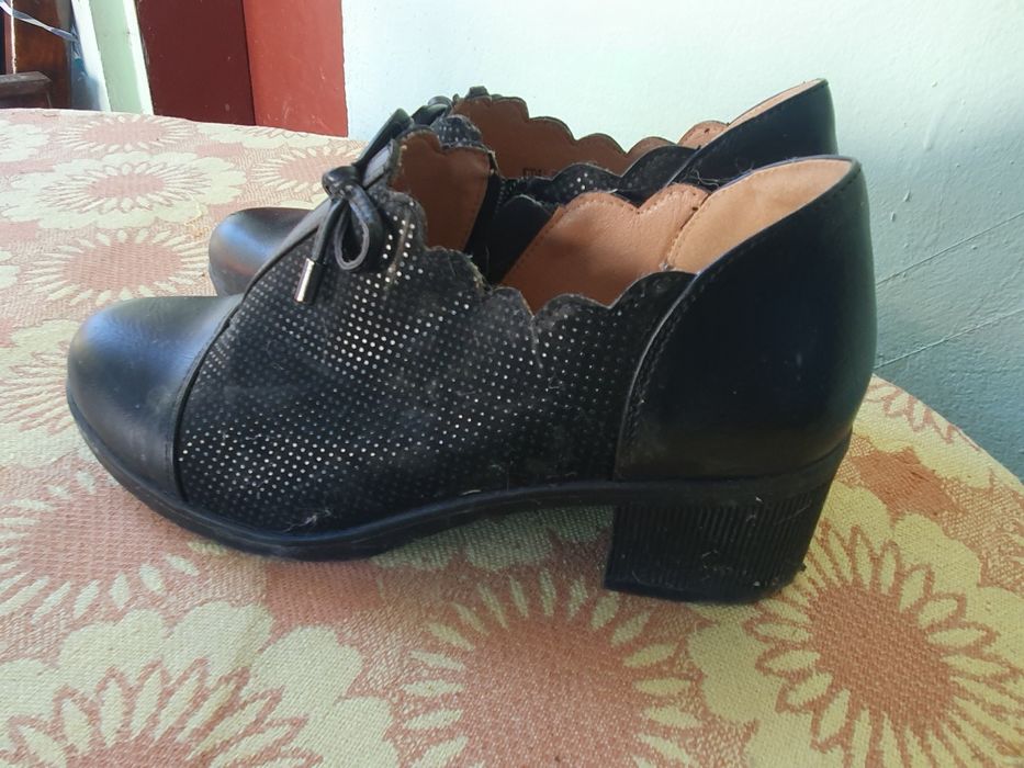 Дамски боти и обувки