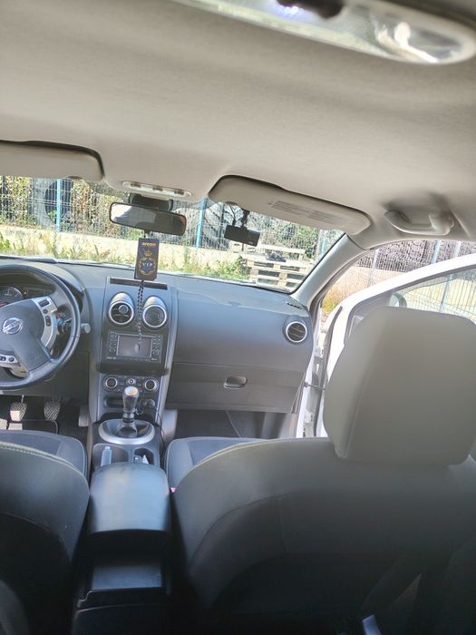 Vând  Nissan Qashqai
