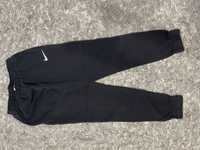 Pantaloni Nike marimea M