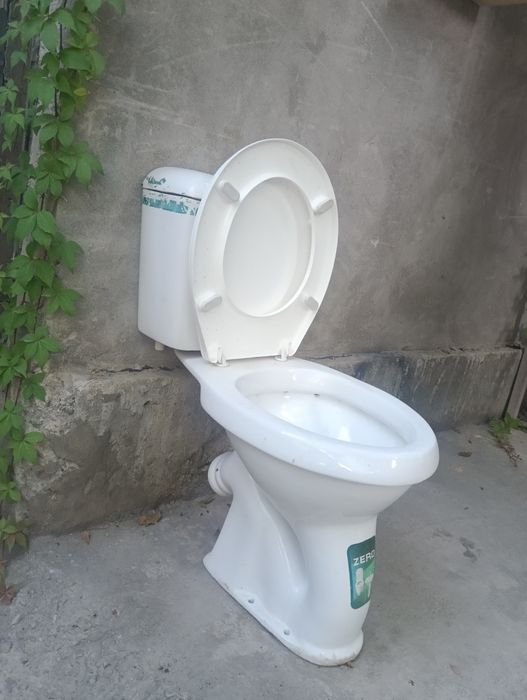 Унитаз Уй учун яхши холатда