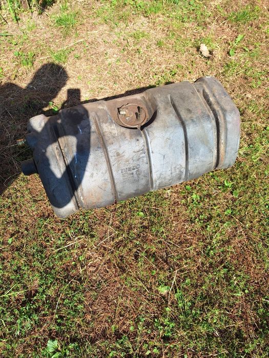 Vând rezervor iveco daily