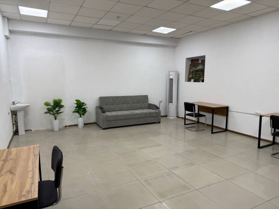 Аренда под офис 2 минут от метро Шахристан 40м2 С мебелью! 450$ 1 этаж