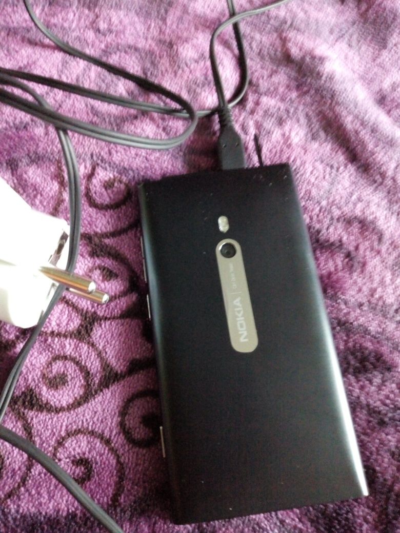 Смартфон Nokia Lumia 800