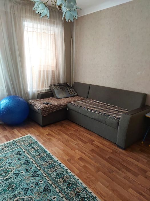 Угловой диван в превосходном состоянии, качественный!