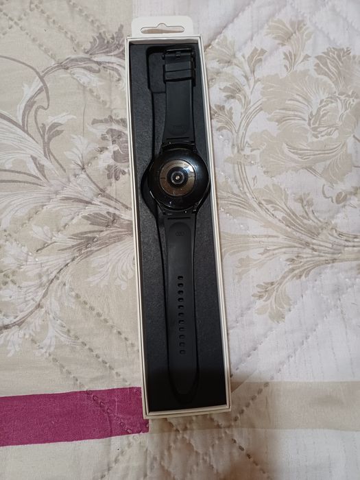 Часовник SAMSUNG galaxy watch4