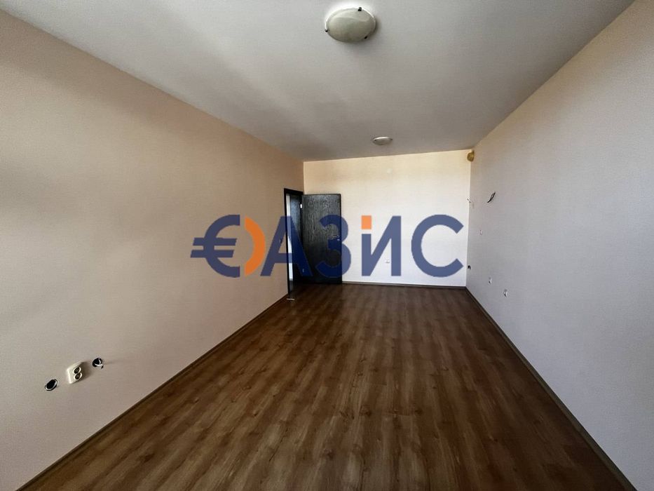 # 33516406 Двустаен апартамент в комплекс Луксор, Свети Влас . 6 ет,