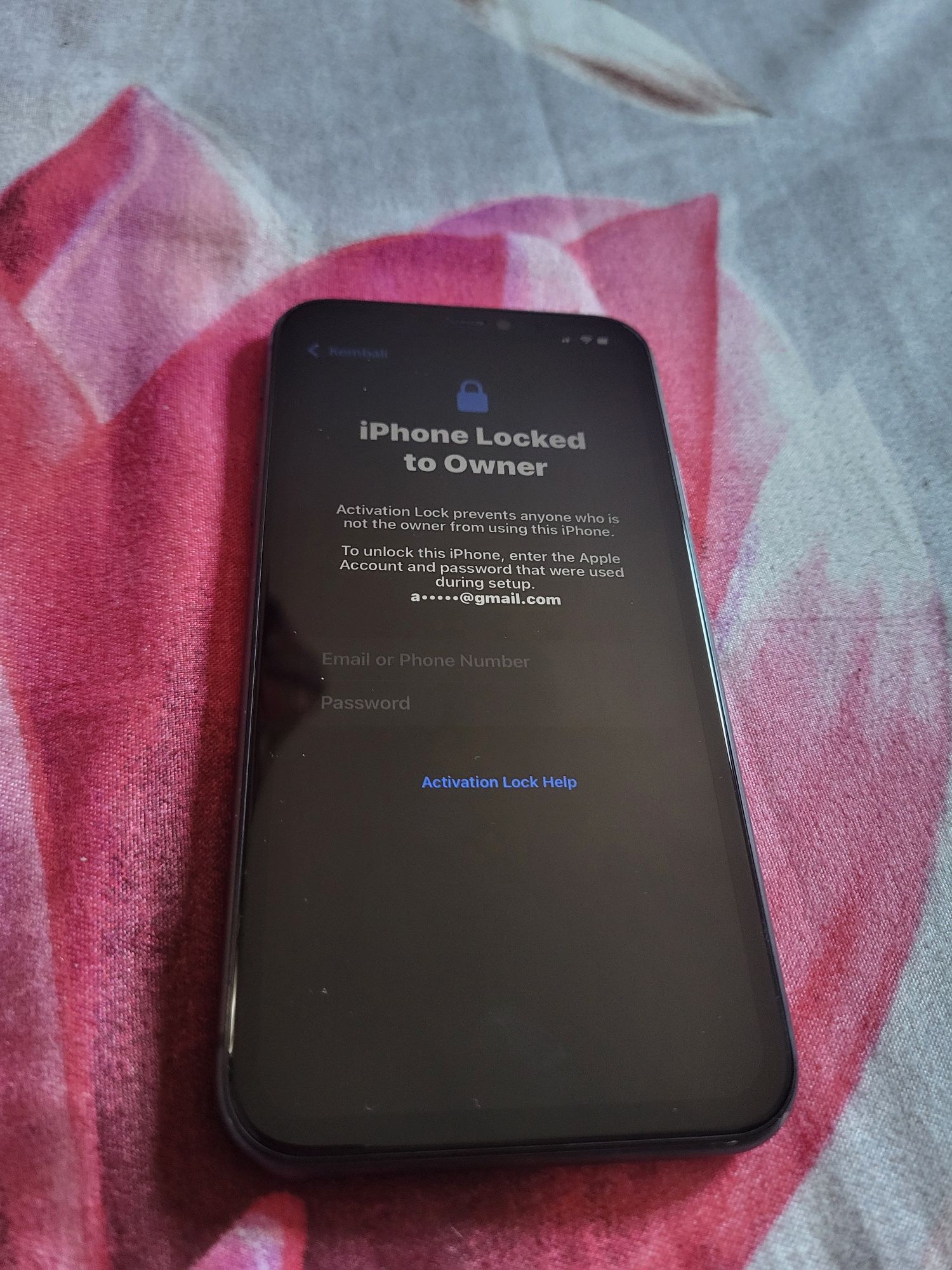 Iphone 11 blocat