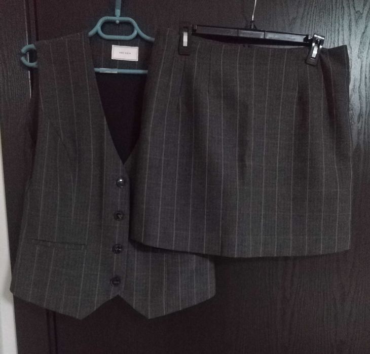 Нов дамски комплект пола и елек Neo Noir размер EU 40/L