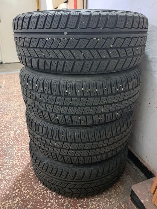 Cauciucuri iarnă cu genți foarte bune puțin folosite