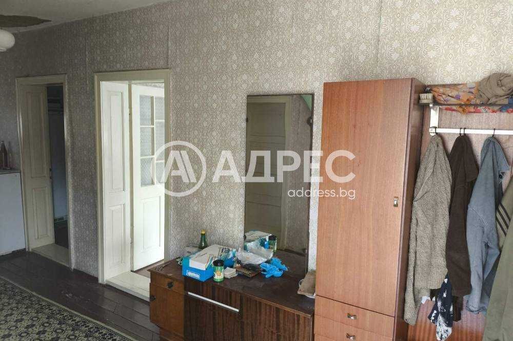 Само от "Адрес"! Продава се къща в с. Пороище