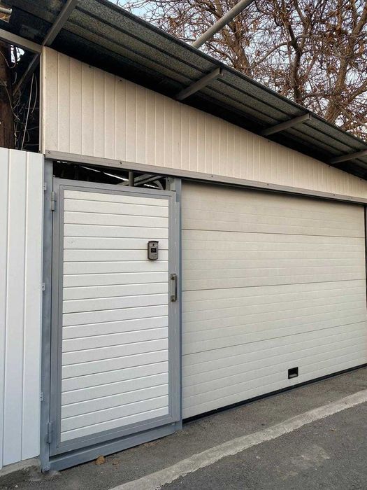 Секционные ворота