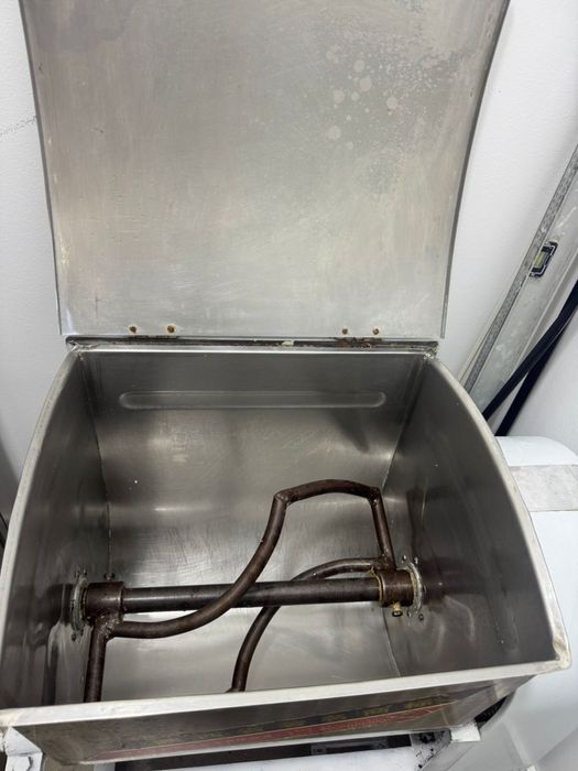 Срочно продам тестомесь