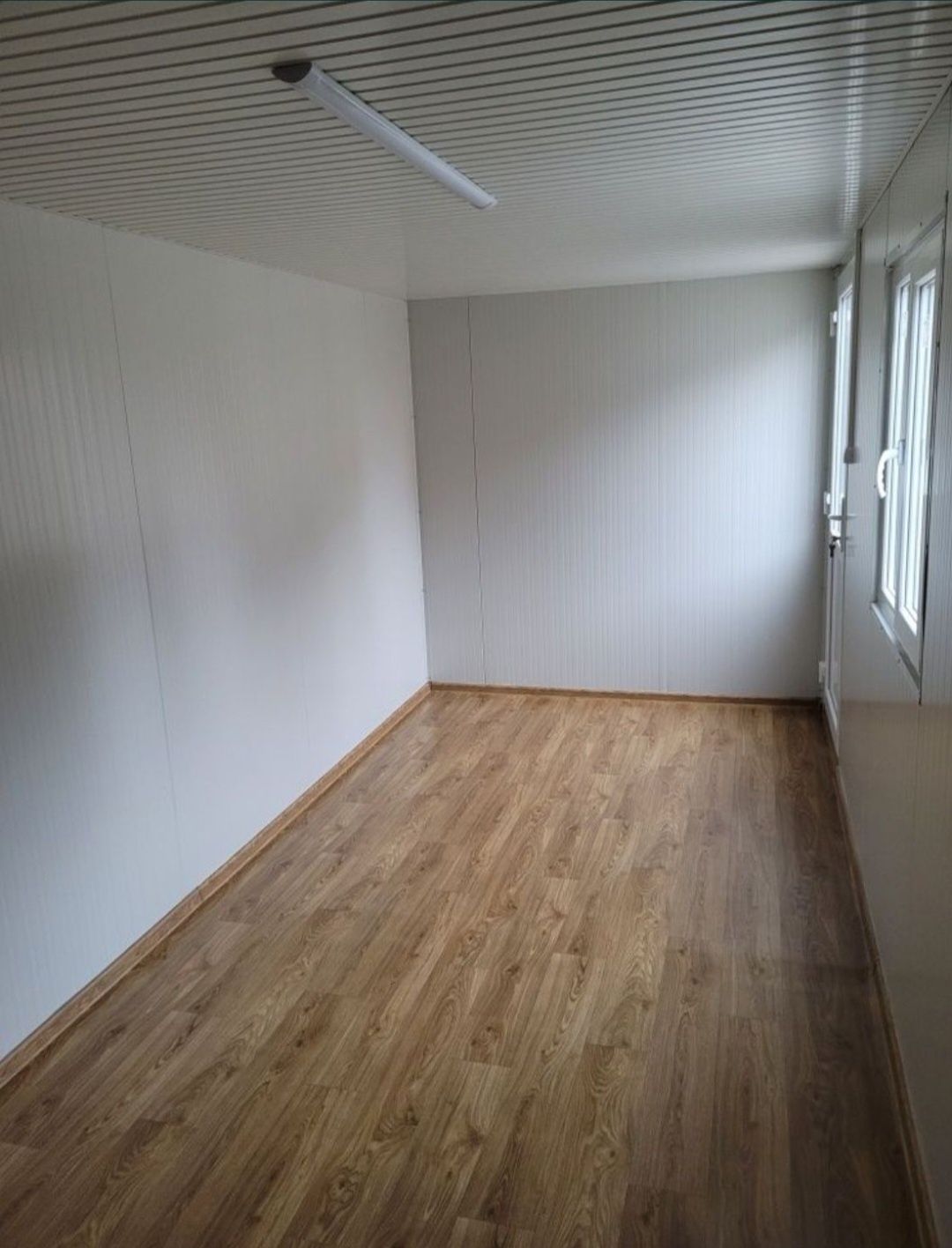 Vand containere modulare la super preț