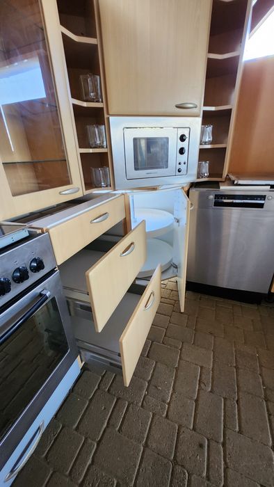 Mobilier bucătărie set cu electrocasnice Bosch/ Liebherr