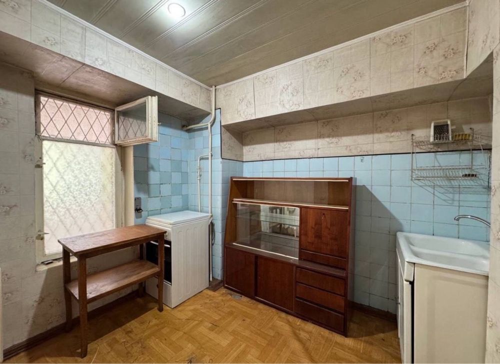 ПРОДАЕТСЯ 2/2/9 на: Ц-2  Алайский