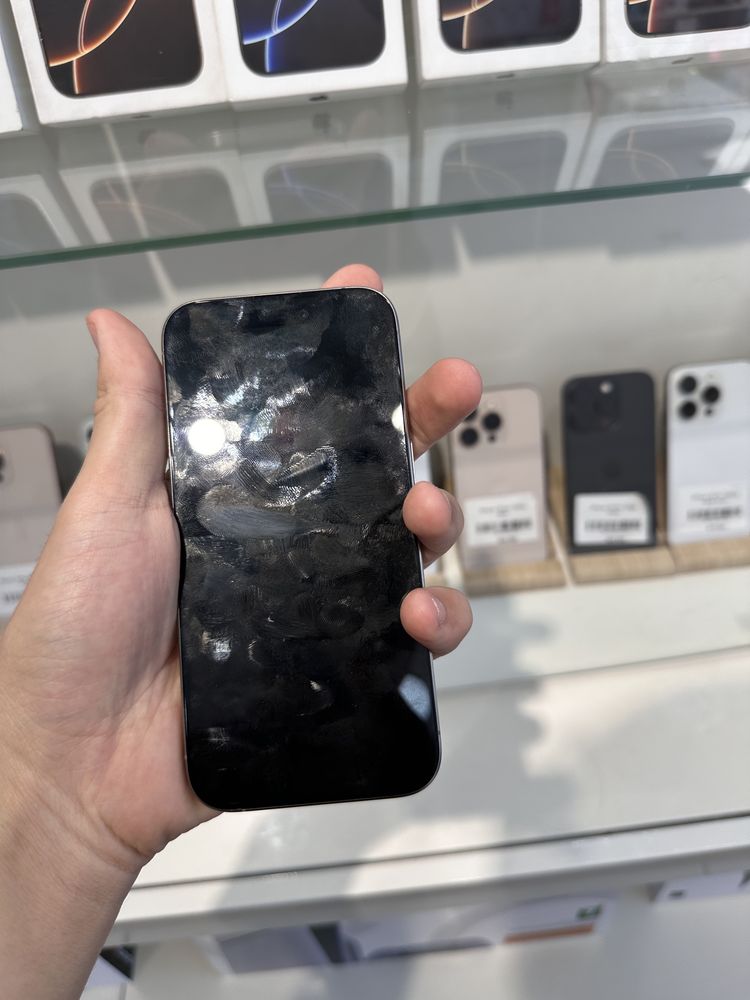 iphone 15 Pro в идеальном состоянии