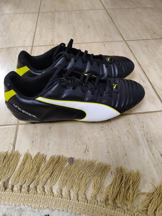 Ghete de fotbal puma