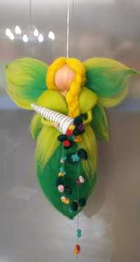 Zâna primăverii- Figurină din lână inspirată din pedagogia Waldorf.