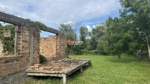 Продава се: Имот 1 000 кв.м, със започнат строеж на къща в Бегунци