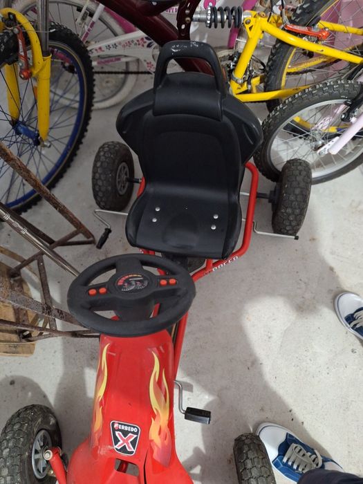 Kart pedale cadru metalic,scaun reglabil 2 poziții (6-12ani