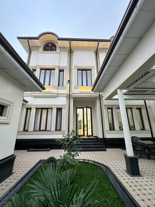 Аренда дома в Яккасарайском районе 6 комнат 350 м²