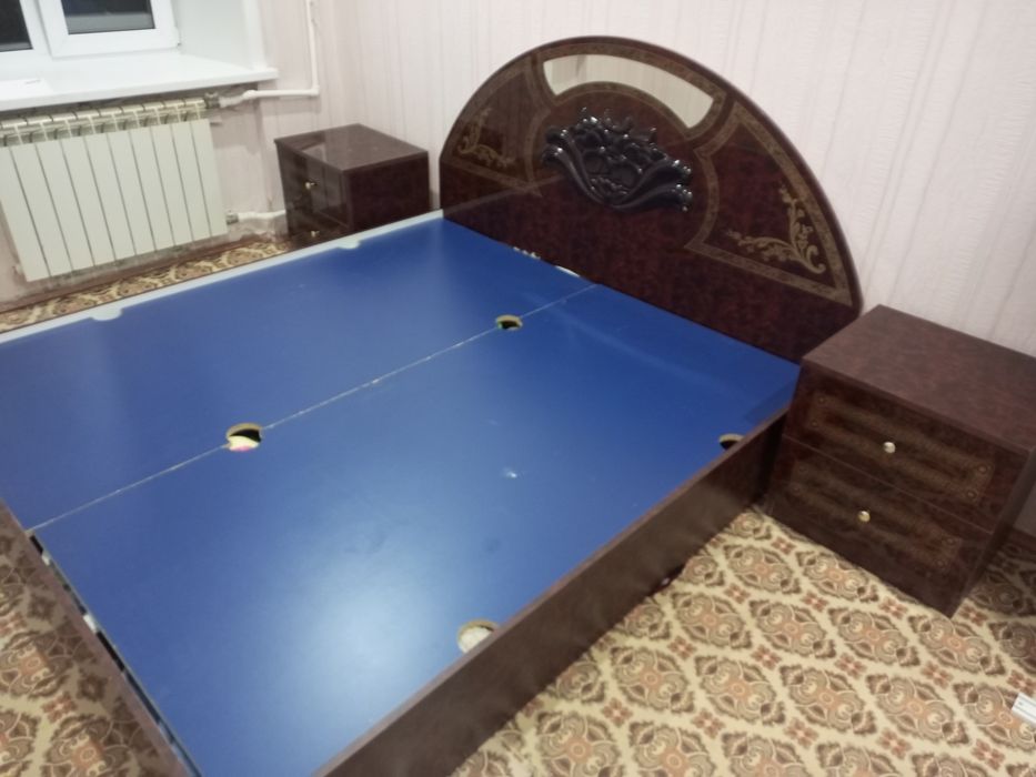 Продам спальный гарнитур