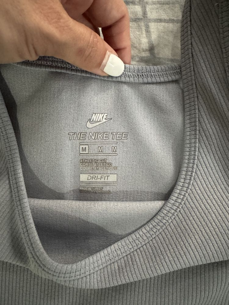 Дамски спортен комплект Nike