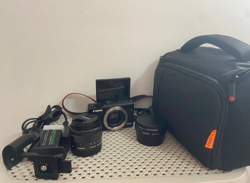 Aparat Canon eos M100