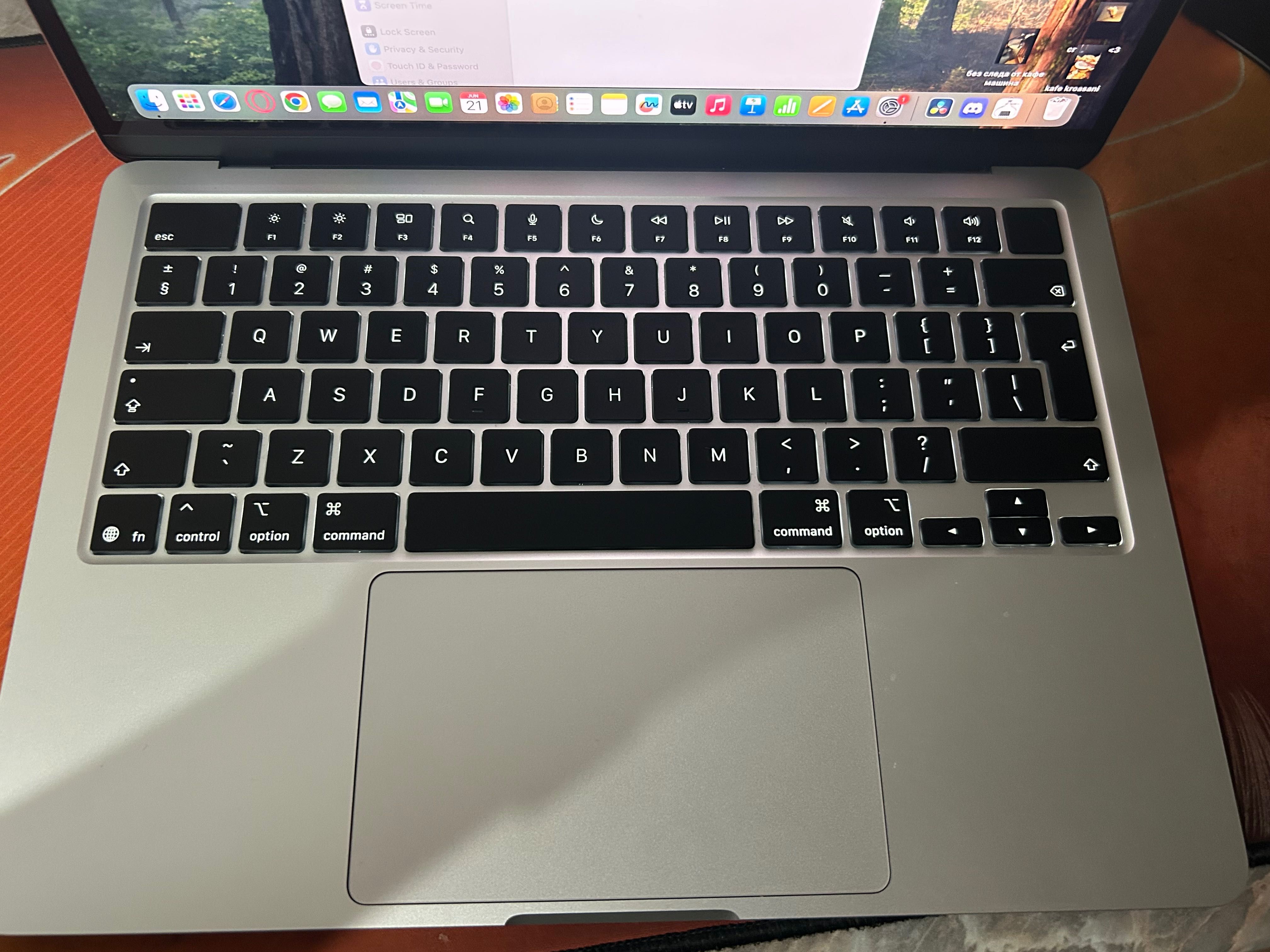 MacBook Air 13’6 M4 chip 16GB RAM 256GB 10 cores-2025г.