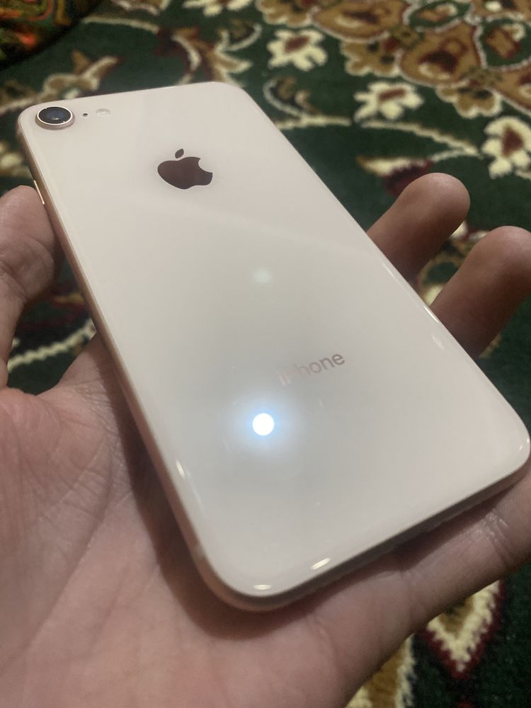 Iphone 8 k/ha holati udar