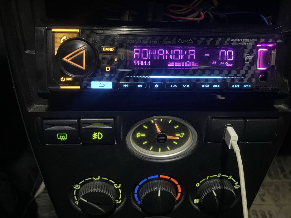 Продам магнитолу AurA AMH - 77DSP