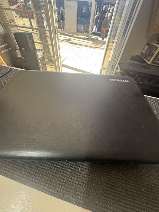 Vand laptop tishiba c75d display 17 inch
