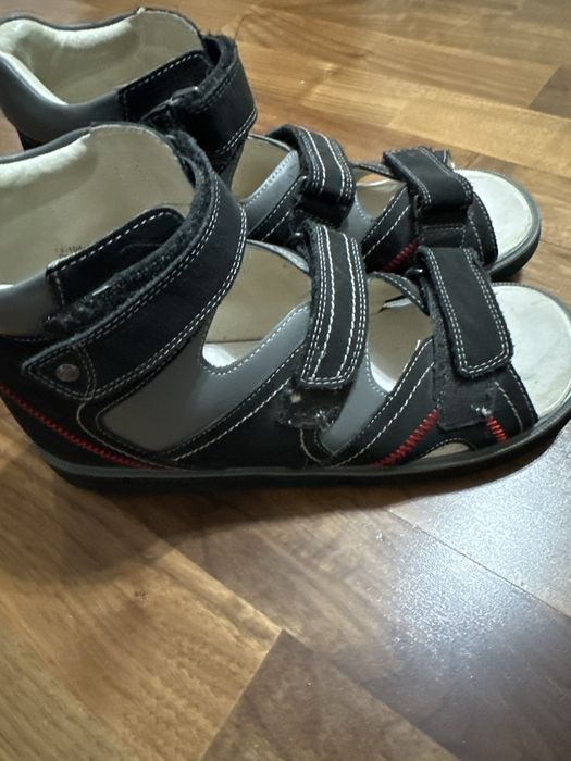 Ортапедическая обувь 37 и 33р