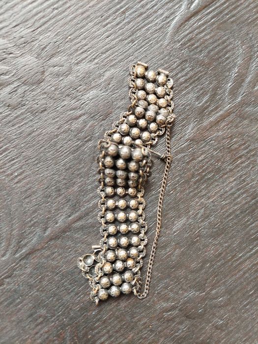 Интересна стара гривна СБХ