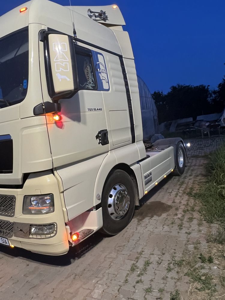 Cap tractor Man tgx cu chit de basculare