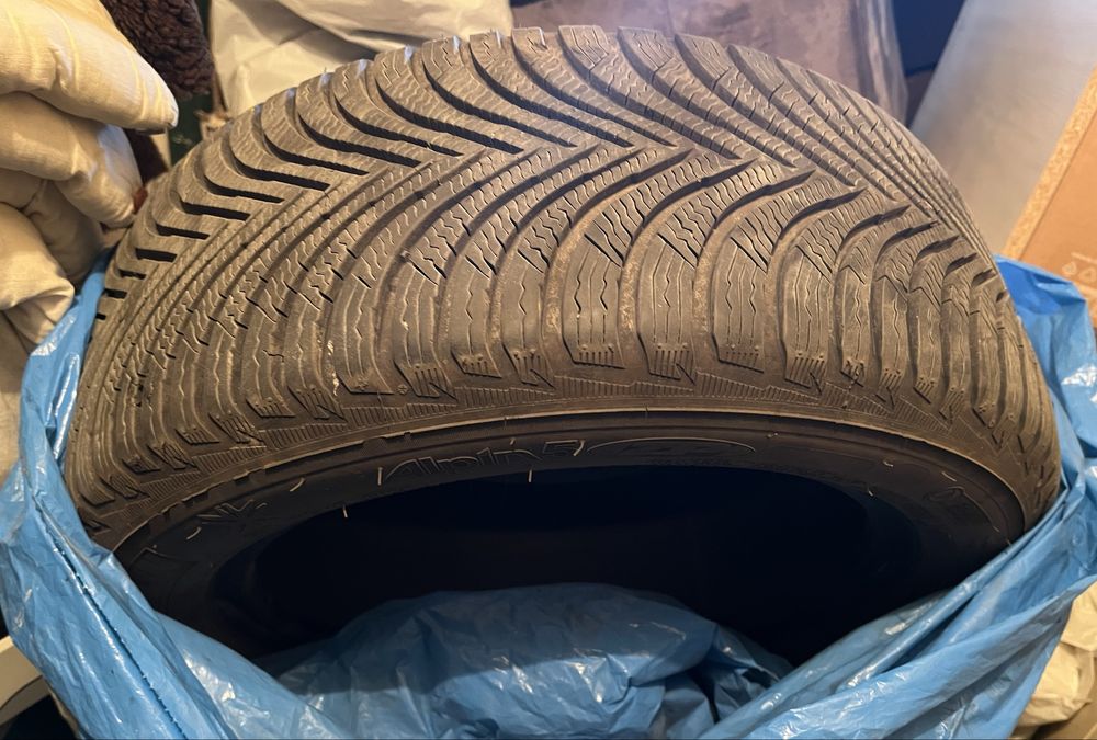 Mishelin alpin 5 205/55/91 r 16 runflat 4 зимни