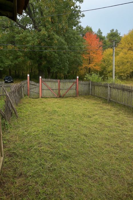 Schimb cu apartament/garsoniera teren generos 5300m2 cu casa