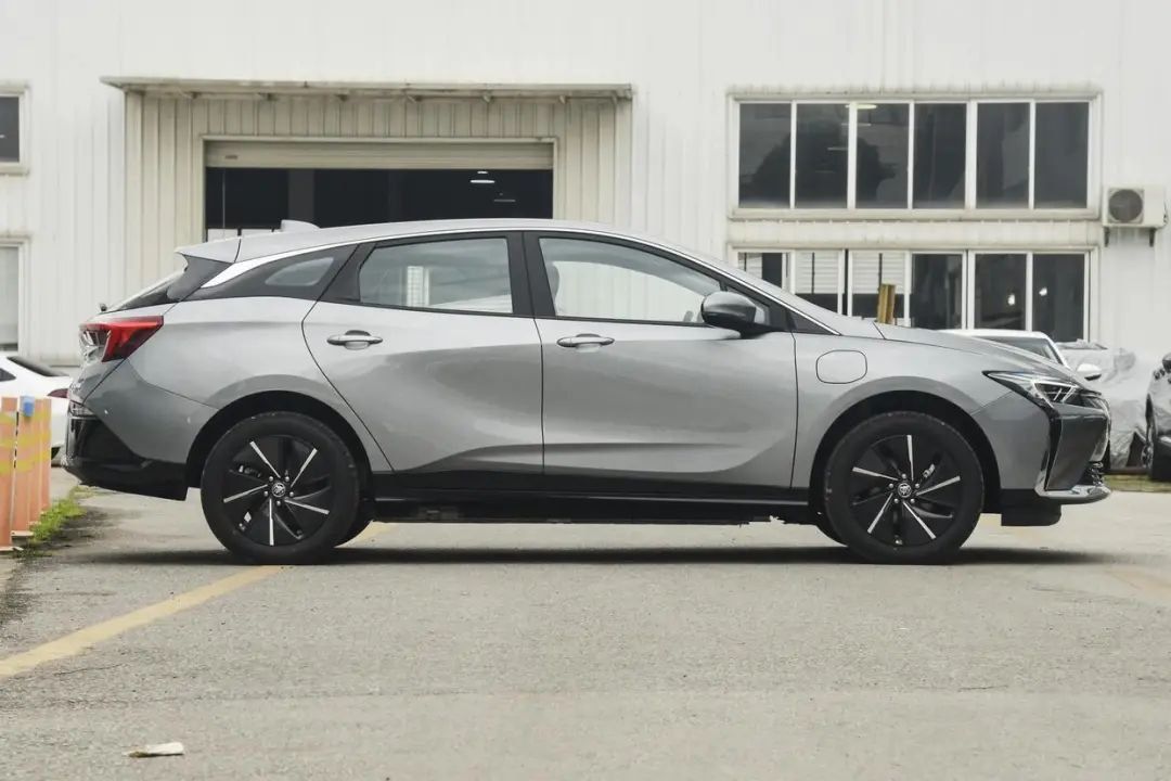 Электромобиль Buick Velite 6