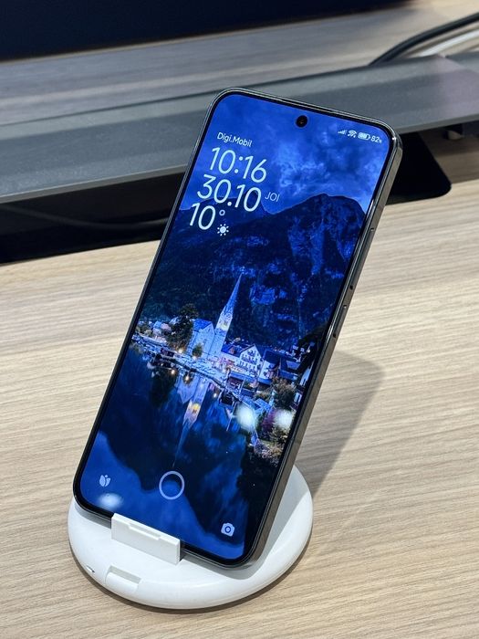 Xiaomi 13 8+256 stocare vând/schimb