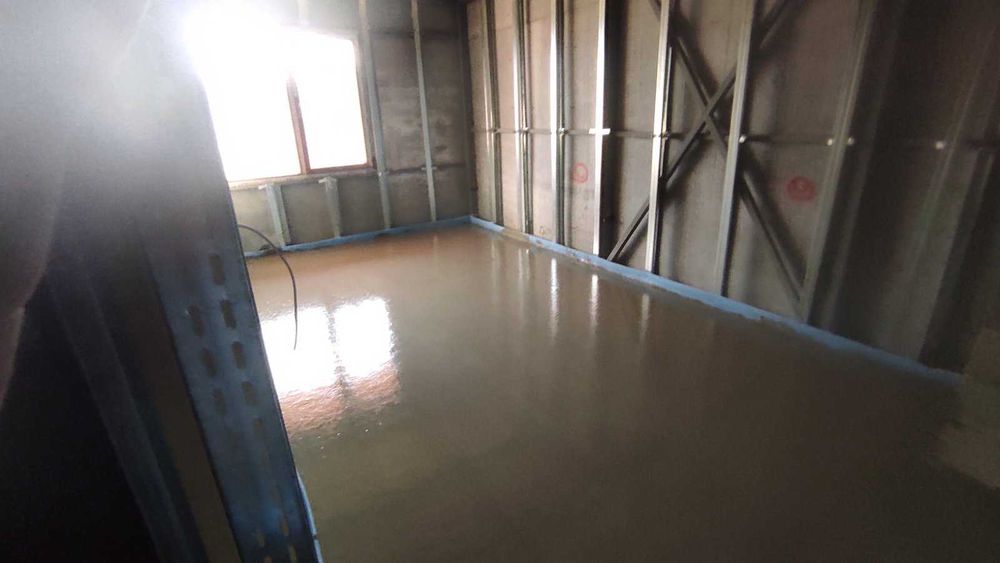 Подовa замазкa с машина