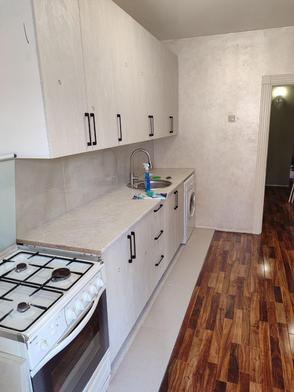 Продаётся 3х комн.квартира в центре на Себзаре Ор-р Ганга. Балкон 2,×6