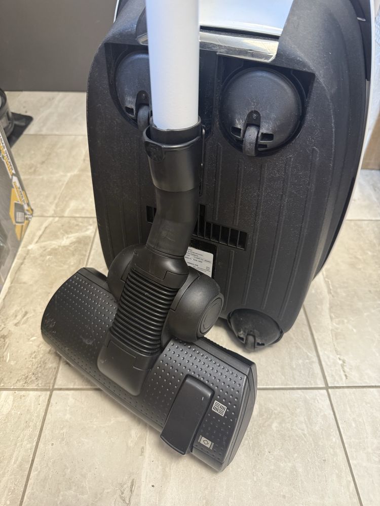Bosch serie 6 prosilence прахосмукачка