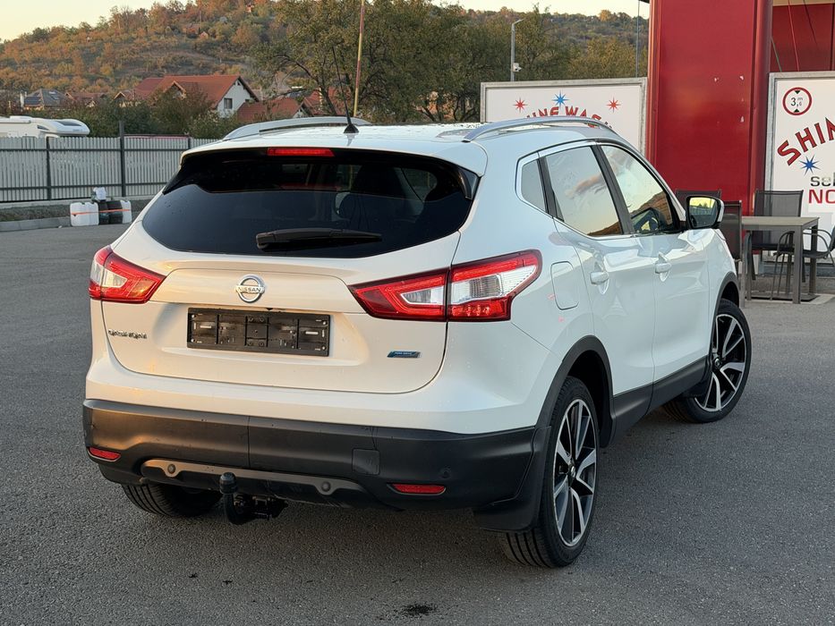 Nissan Qashqai Tekna 2016 / 1.5 DCI / 110 CP / Panoramic / Alb perlat