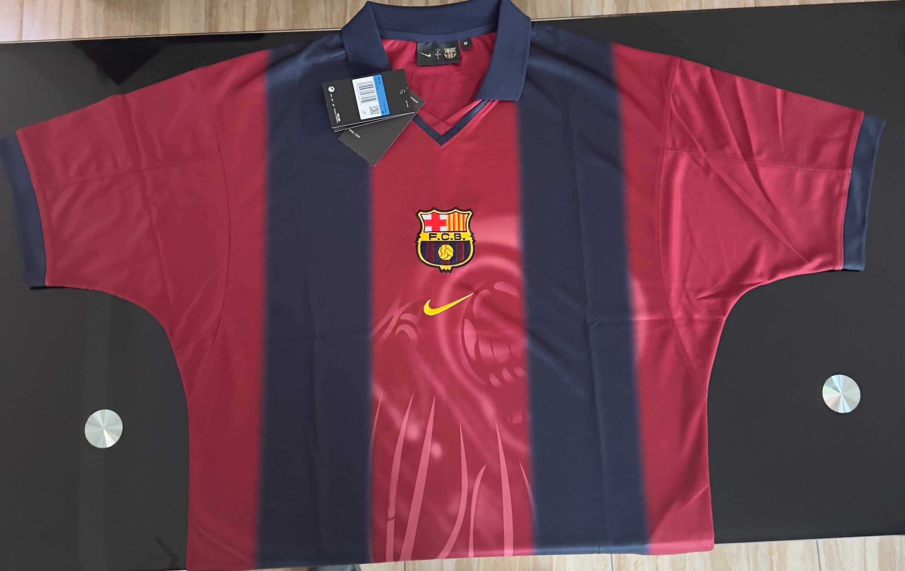 Тениска на FC Barcelona X Travis Scott в отлично състояние!