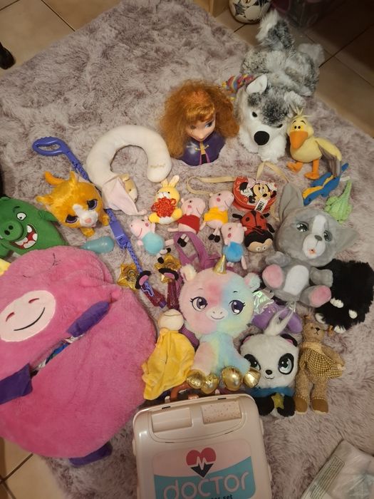 Играчки(плюшени и други)