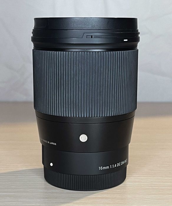 Продавам обектив Sigma 16mm 1.4 за Sony E-mount