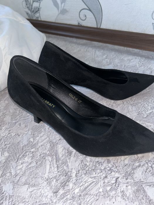 Продам туфли замш