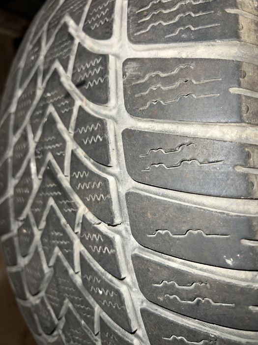 Jante BMW R17 cu anvelope iarna run flat225/45 R17 Dunlop